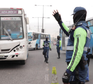 ATM CONTROL DE MASCARILLAS - Noticias de Ecuador