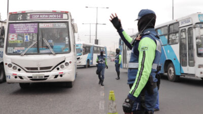 ATM CONTROL DE MASCARILLAS - Noticias de Ecuador