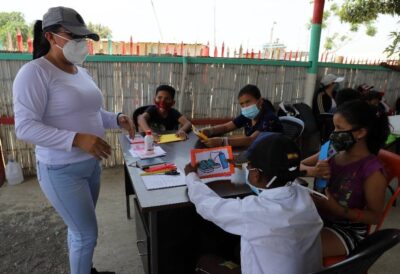 Niños en Monte Sinaí reciben clases - Noticias de Ecuador