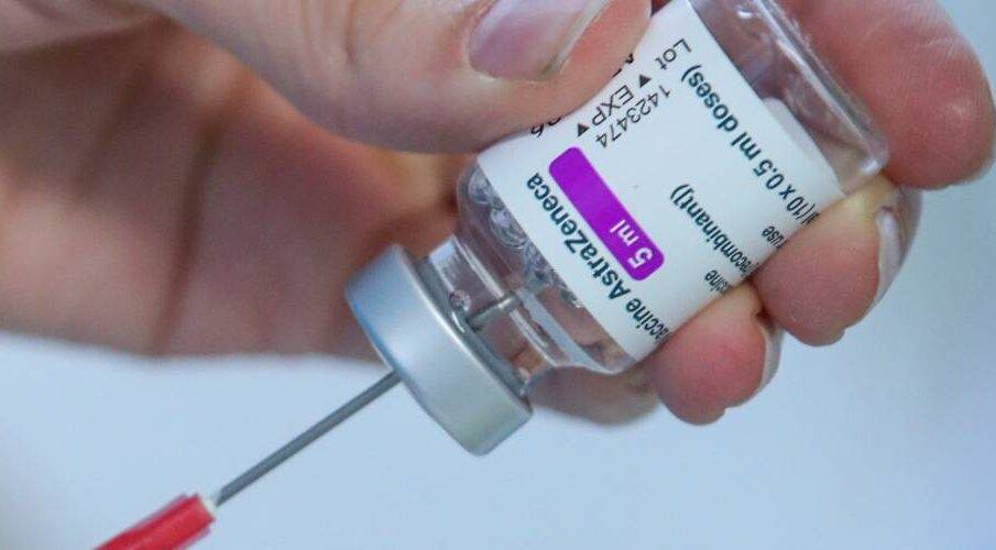 AstraZeneca vuelva a vacunar en España - Noticias de Ecuador