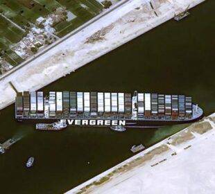 Buque Ever Given encallado en el canal Suez - Noticias de Ecuador