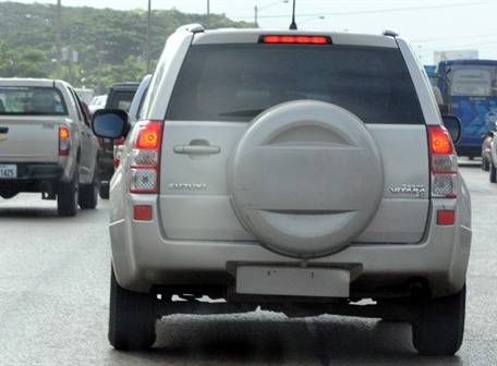 Vehículos de instituciones públicas deberán portar placas - Noticias de Ecuador