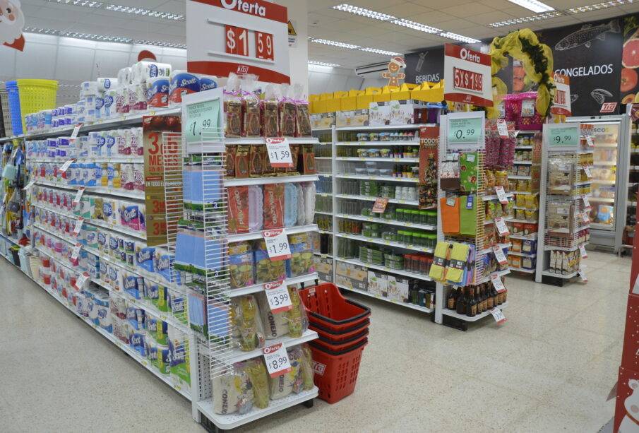 Almacenes TIA regala kits de alimentos - Noticias de Ecuador