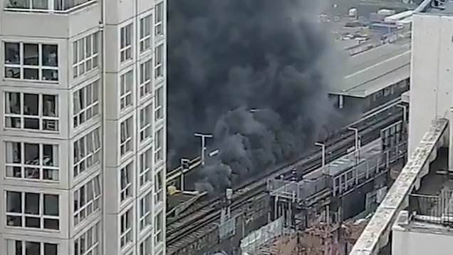Elephant and Castle - Incendio + Estación londinense - Noticias de Ecuador