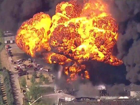 Explosión en Illinois - Noticias de Ecuador