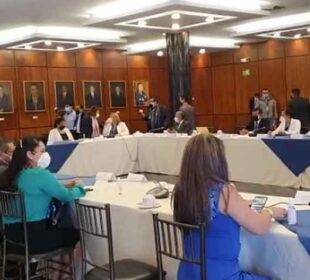 Empezó la vacunación en la Asamblea Nacional - Noticias de Ecuador