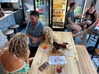 Bar para perros y humanos en Londres - Noticias de Ecuador