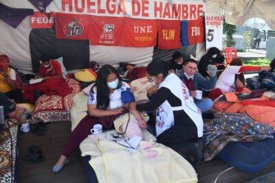 Huelga de hambre de maestros se extenderá a más provincias - Noticias de Ecuador