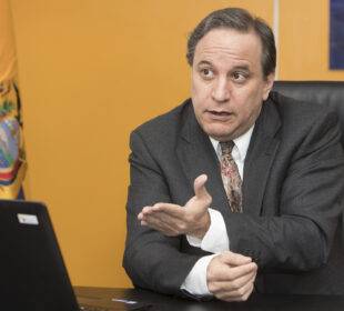 Contribución extraordinaria para personas que tengan ingresos mayores a 1.000 dólares - Noticias de Ecuador