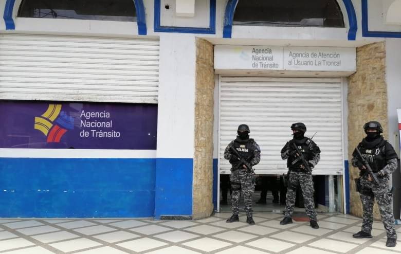 La ANT anuló 35.000 mil licencias fraudulentas - Noticias de Ecuador