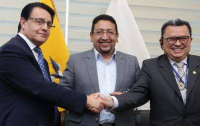 Fumaron la pipa de la paz Villavicencio y Vanegas - Noticias de Ecuador
