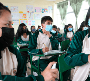 Planteles educativos no cumplen con distanciamiento - Noticias Ecuador