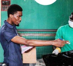 Celulares reciclados en Africa - Noticias Ecuador