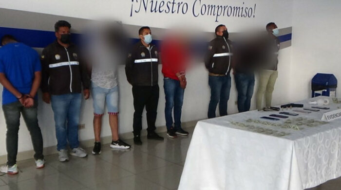 Sospechosos de robo a locales detenidos en Quito-Noticias Ecuador