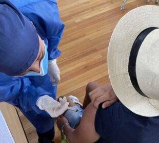 Vacunados en agosto de 2021 ya podrán recibir dosis de refuerzo-Noticias Ecuador