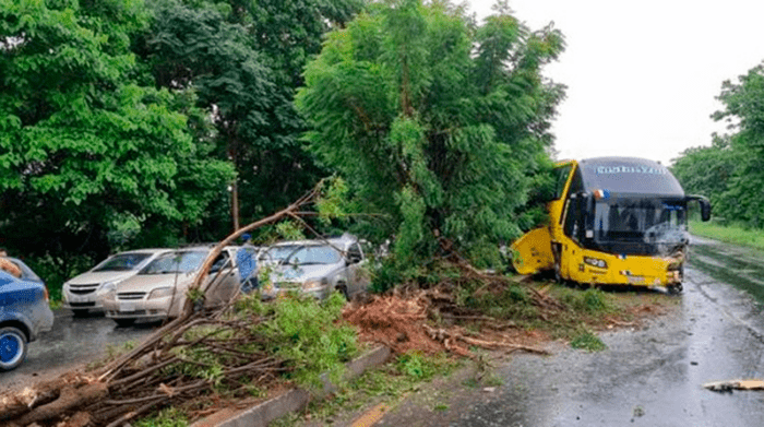 Choque en vía a la costa deja muertos y heridos-Noticias Ecuador