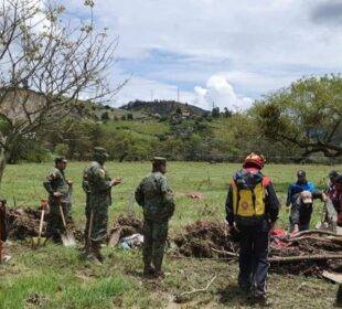 Encuentran cuerpo de niña arrastrada por desborde de quebrada en Loja-Noticias Ecuador