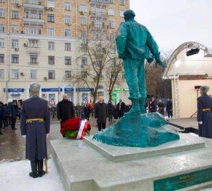 Estatua de Fidel Castro en Moscú - Noticias de Ecuador