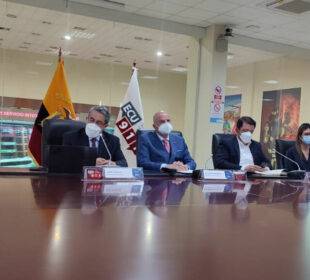 COE obliga uso de mascarillas en espacios cerrados - noticias de Ecuador