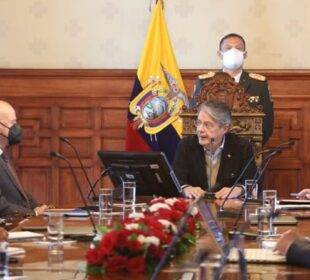 Gobierno ecuatoriano recurre a endeudamiento para atender las emergencias