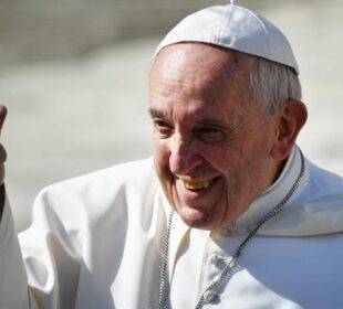 El Papa Francisco hospitalizado por infección respiratoria