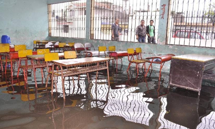 Inicio de clases en la Costa se aplazará en planteles con problemas provocados por las lluvias