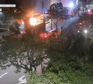 Incendio en discoteca en Urdesa - Noticias de Ecuador