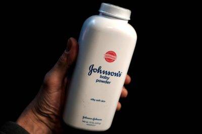 Johnson & Johnson's-demanda-talco-cáncer